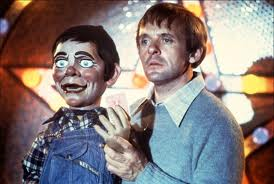 Illustration for article titled The 10 Creepiest Ventriloquist Dummies of All Time